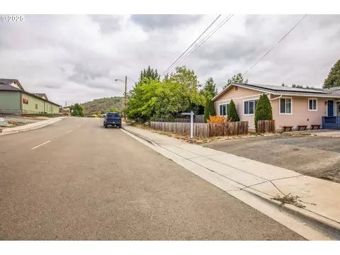 Other - 663 E 4th Ave, Riddle, OR 97469 photo 6 of 10