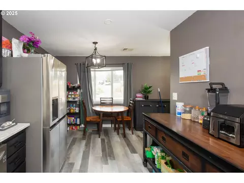 Kitchen - 663 E 4th Ave, Riddle, OR 97469 photo 4 of 6