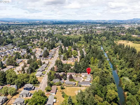 890 SE Roberts Ct, Mcminnville, OR 97128