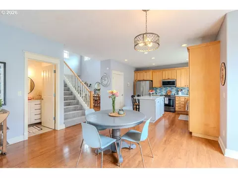 Dining - 1861 NW Wonderview Ave, Gresham, OR 97030 photo 1 of 1