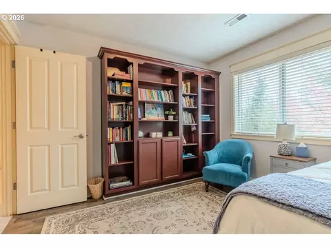 Bedroom - 1861 NW Wonderview Ave, Gresham, OR 97030 photo 4 of 6