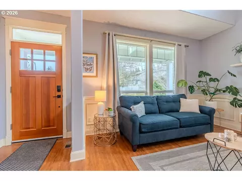 Entry Way - 1861 NW Wonderview Ave, Gresham, OR 97030 photo 1 of 3