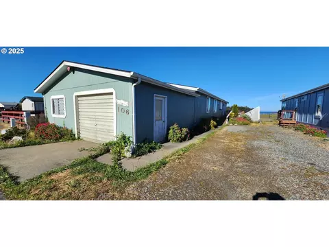 94120 Strahan St #106, Gold Beach, OR 97444