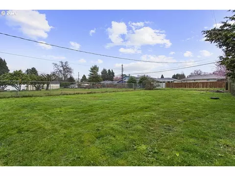 Exterior - 3025 Maple St, Longview, WA 98632 photo 9 of 9