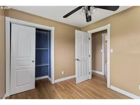 Bedroom - 3025 Maple St, Longview, WA 98632 photo 6 of 9