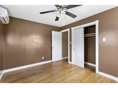 Bedroom - 3025 Maple St, Longview, WA 98632 photo 9 of 9