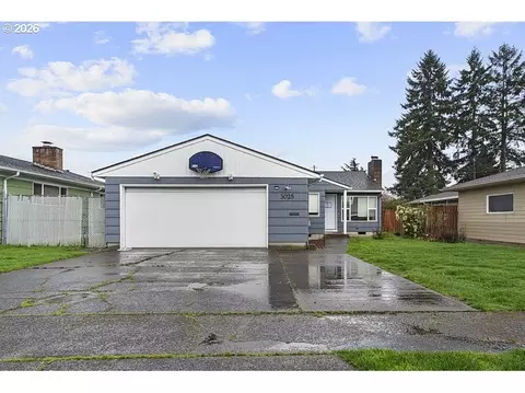 Exterior - 3025 Maple St, Longview, WA 98632 photo 2 of 9