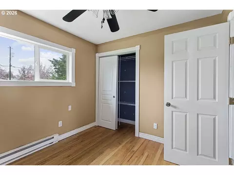Bedroom - 3025 Maple St, Longview, WA 98632 photo 5 of 9