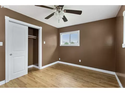 Bedroom - 3025 Maple St, Longview, WA 98632 photo 8 of 9