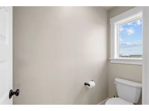 Bath - 316 Sage St, Boardman, OR 97818 photo 3 of 6