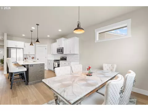 Dining - 316 Sage St, Boardman, OR 97818 photo 1 of 2