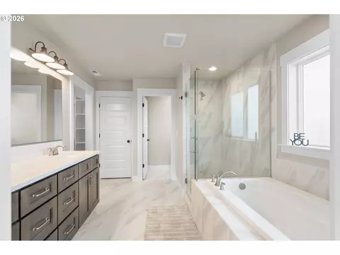 Bath - 316 Sage St, Boardman, OR 97818 photo 1 of 6