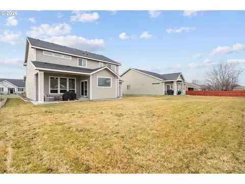 Exterior - 316 Sage St, Boardman, OR 97818 photo 5 of 6