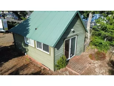 Other - 1425 Pine St, Florence, OR 97439 photo 3 of 6