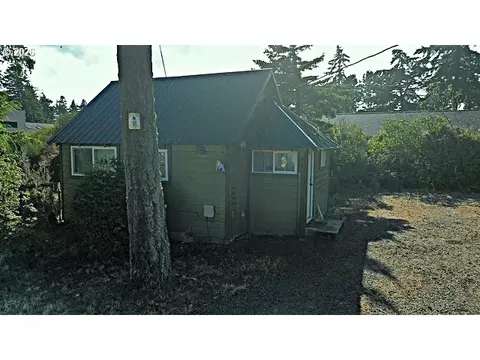 Exterior - 1425 Pine St, Florence, OR 97439 photo 1 of 1