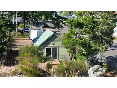 Other - 1425 Pine St, Florence, OR 97439 photo 2 of 6
