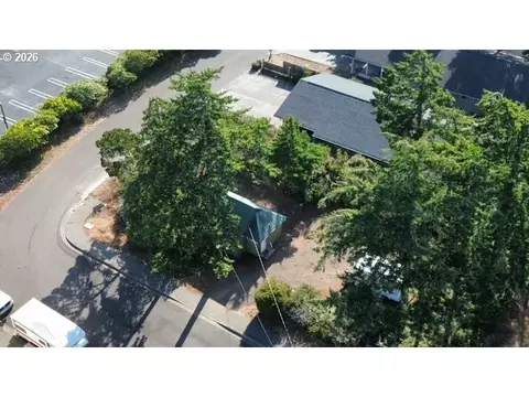 View/Area - 1425 Pine St, Florence, OR 97439 photo 2 of 2