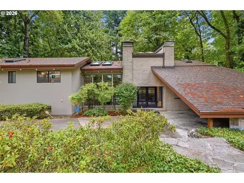 15300 SE Minerva Rd, Milwaukie, OR 97267