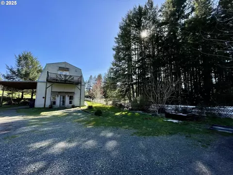 99337 S Bank Chetco River Rd, Brookings, OR 97415