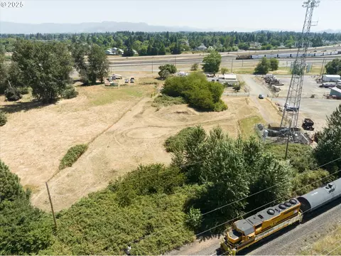 2002 Kintyre St, Eugene, OR 97402 photo 8