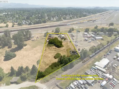 2002 Kintyre St, Eugene, OR 97402 photo 2
