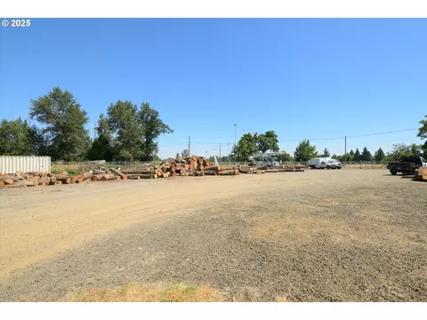 2002 Kintyre St, Eugene, OR 97402 photo 33