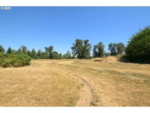 2002 Kintyre St, Eugene, OR 97402 photo 28