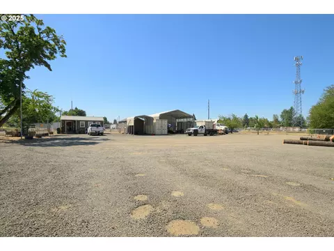 2002 Kintyre St, Eugene, OR 97402 photo 40