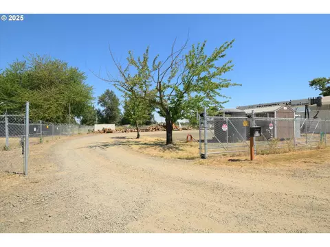 2002 Kintyre St, Eugene, OR 97402 photo 32