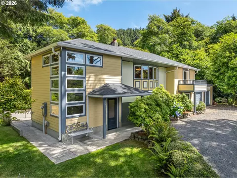 4131 Hemlock St, Cannon Beach, OR 97110