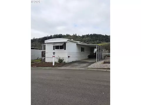 512 Shadow Ranch Ln, Roseburg, OR 97470