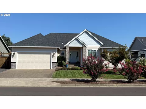 955 Grant St, Mount Angel, OR 97362