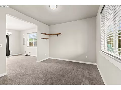 Living - 1394 Tutuilla Rd, Pendleton, OR 97801 photo 4 of 4