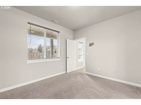 Bedroom - 1394 Tutuilla Rd, Pendleton, OR 97801 photo 1 of 5