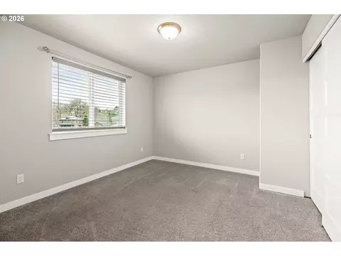 Bedroom - 1394 Tutuilla Rd, Pendleton, OR 97801 photo 2 of 5
