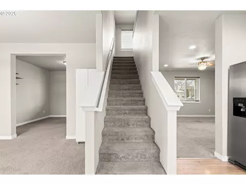 Entry Way - 1394 Tutuilla Rd, Pendleton, OR 97801 photo 1 of 1