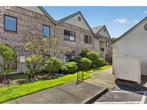 16398 SW 130th Ter, Portland, OR 97224