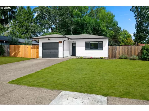 2008 N Carol Ave, Newberg, OR 97132
