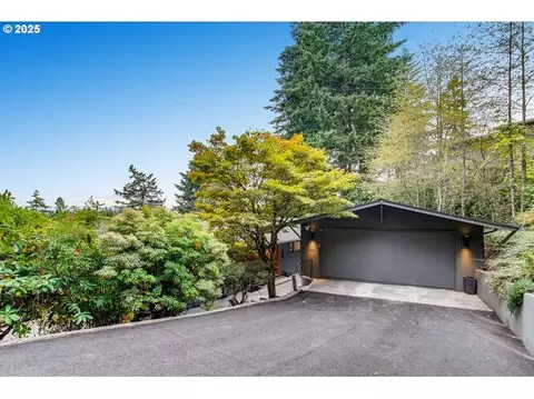 5215 SW 18th Dr, Portland, OR 97239
