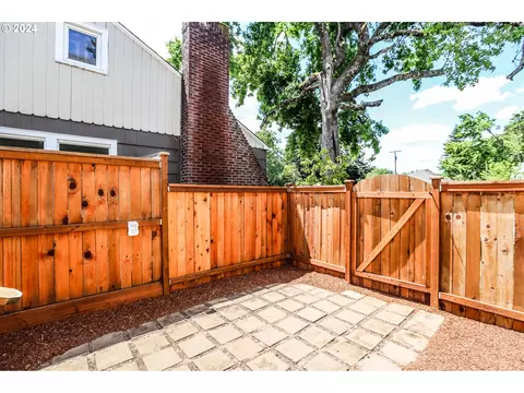 381 9th St, Springfield, OR 97477 photo 35
