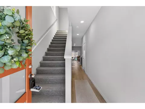 Entry Way - 2876 S Nectarine St, Cornelius, OR 97113 photo 1 of 3