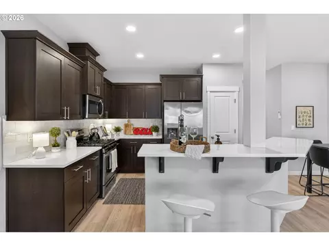 Kitchen - 2876 S Nectarine St, Cornelius, OR 97113 photo 7 of 7