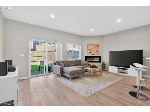 Living - 2876 S Nectarine St, Cornelius, OR 97113 photo 1 of 2