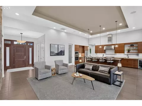 Living - 8073 S Sconce Rd, Canby, OR 97013 photo 5 of 5