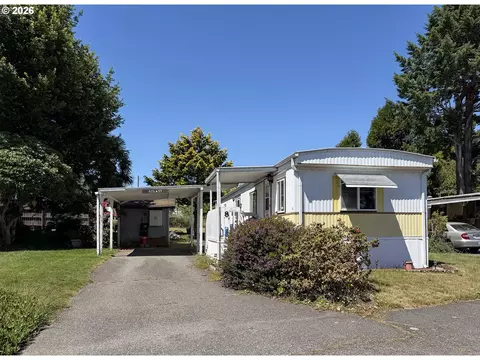 16131 W Hoffeldt Ln #SP. 8, Brookings, OR 97415