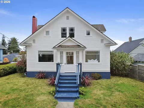 1358 Parker Pl, Astoria, OR 97103