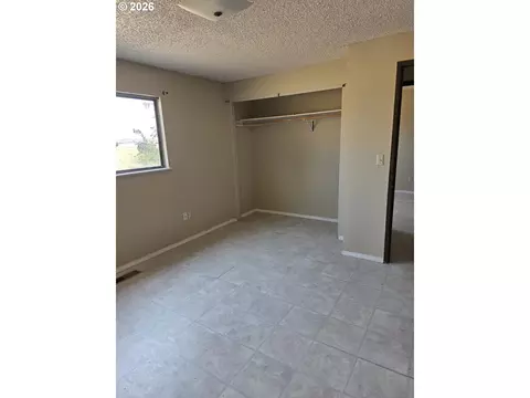 121 NE 2nd St, Boardman, OR 97818 photo 2