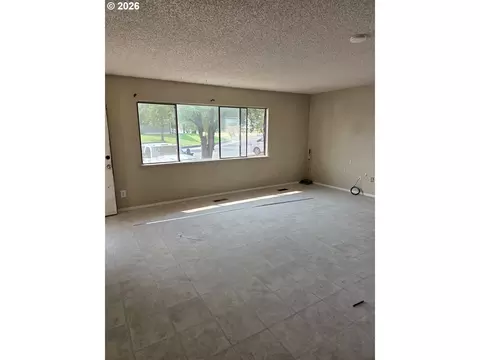 121 NE 2nd St, Boardman, OR 97818 photo 6
