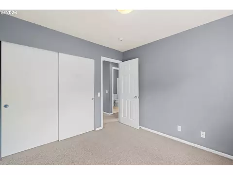 Bedroom - 5268 Wales Dr, Eugene, OR 97402 photo 7 of 10