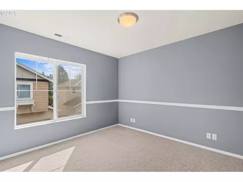 Bedroom - 5268 Wales Dr, Eugene, OR 97402 photo 8 of 10